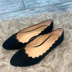 Scallop- edge black flats🖤🥿